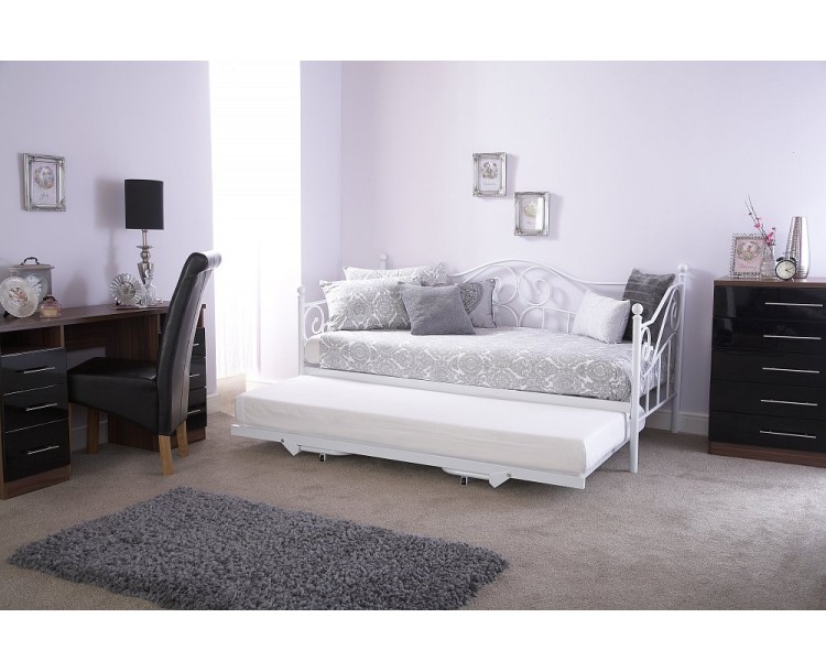 Madison Metal Day Bed With Trundle White Finish